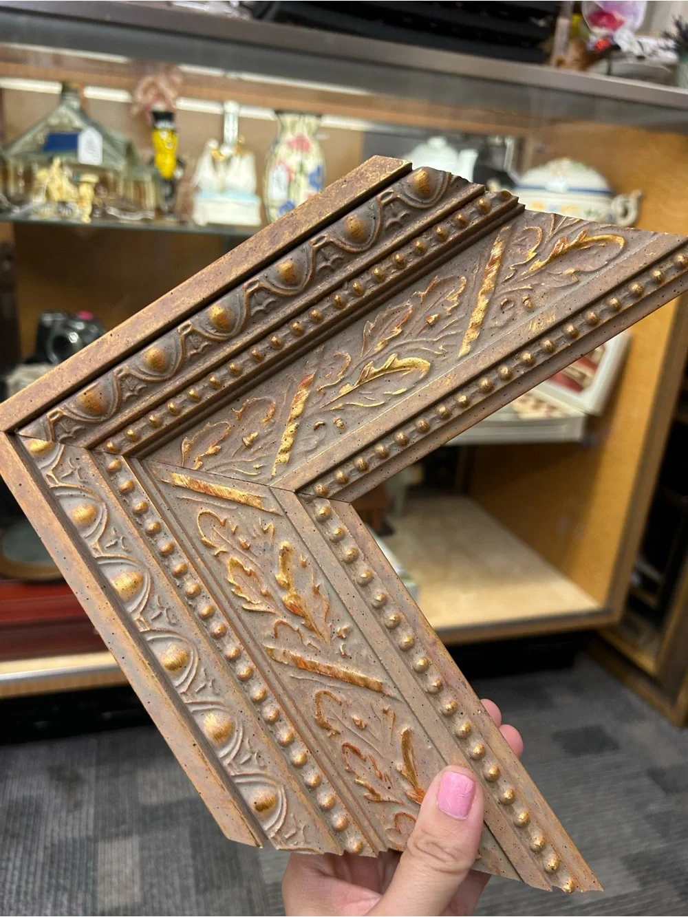 Gold Ornate Picture Frame Moulding Sample - Decorative Home Accent